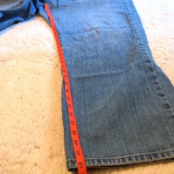 Men's L.L. Bean Standard Fit Straight Leg Jeans, 40x32 - Picture 8 of 9